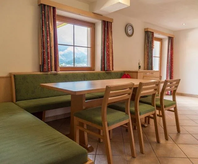 Esstisch Prantlhof - Wohnung Sonja